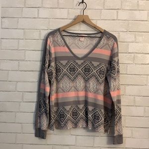 Victoria’s Secret pink and gray knit long sleeve V-neck sleep shirt women’s L